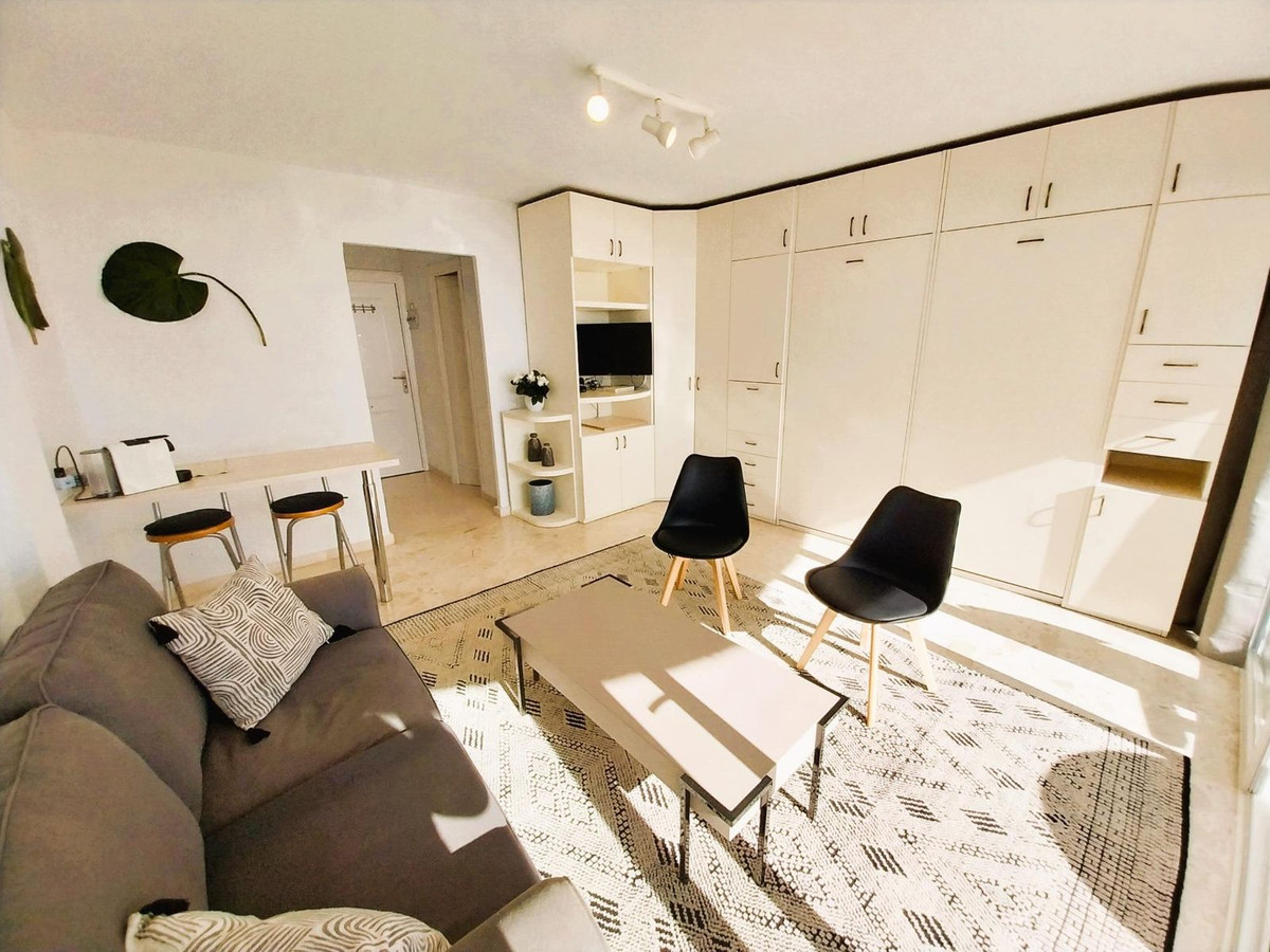 1 Bed Apartment for sale in Marbesa Costa Del Sol, Málaga, Spain