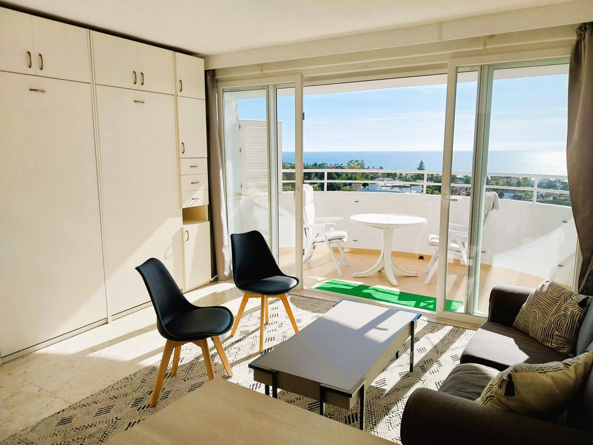 1 Bed Apartment for sale in Marbesa Costa Del Sol, Málaga, Spain