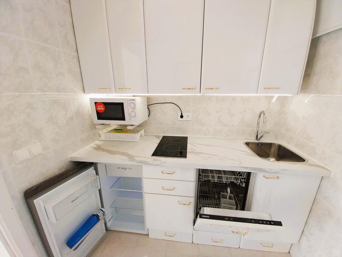 1 Bed Apartment for sale in Marbesa Costa Del Sol, Málaga, Spain