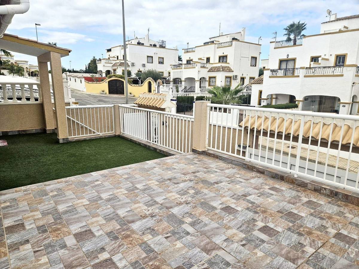 6 Bed Townhouse for sale in Los Altos Costa Blanca, Alicante, Spain