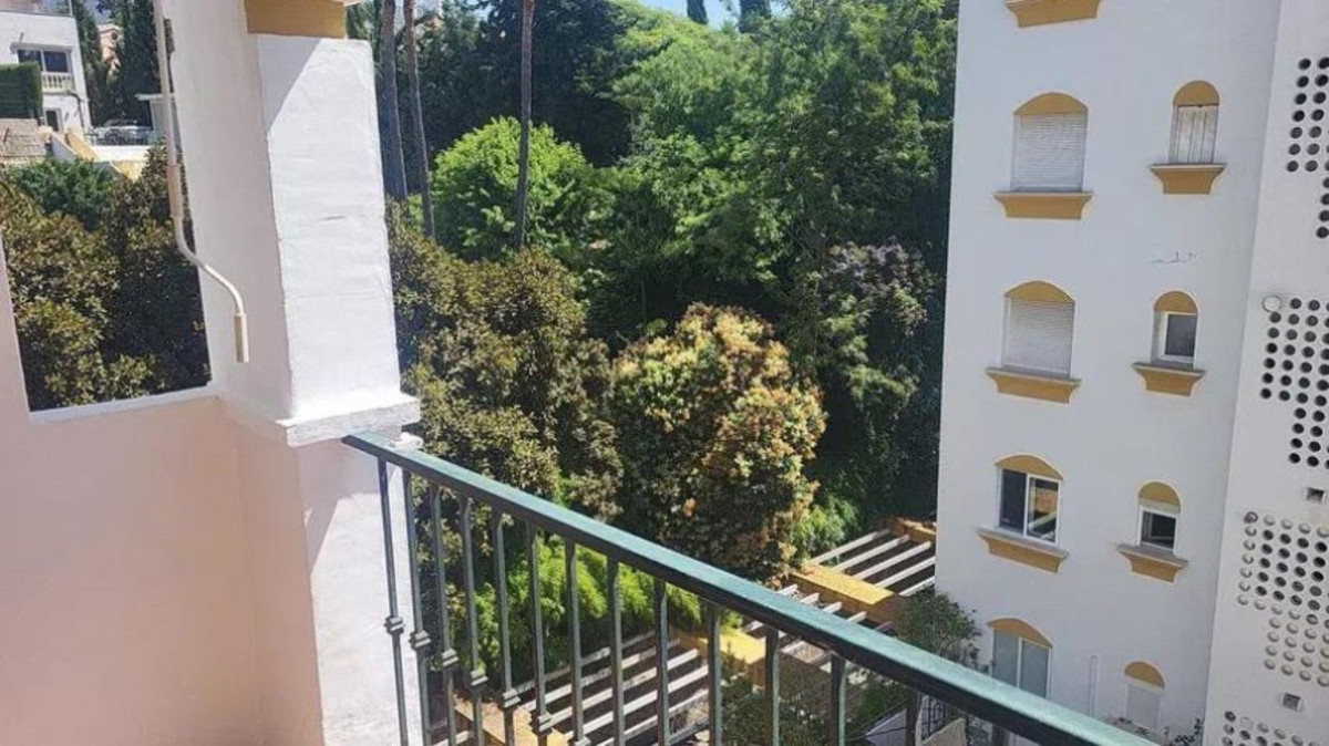 2 Bed Apartment for sale in Marbella Costa Del Sol, Málaga, Spain