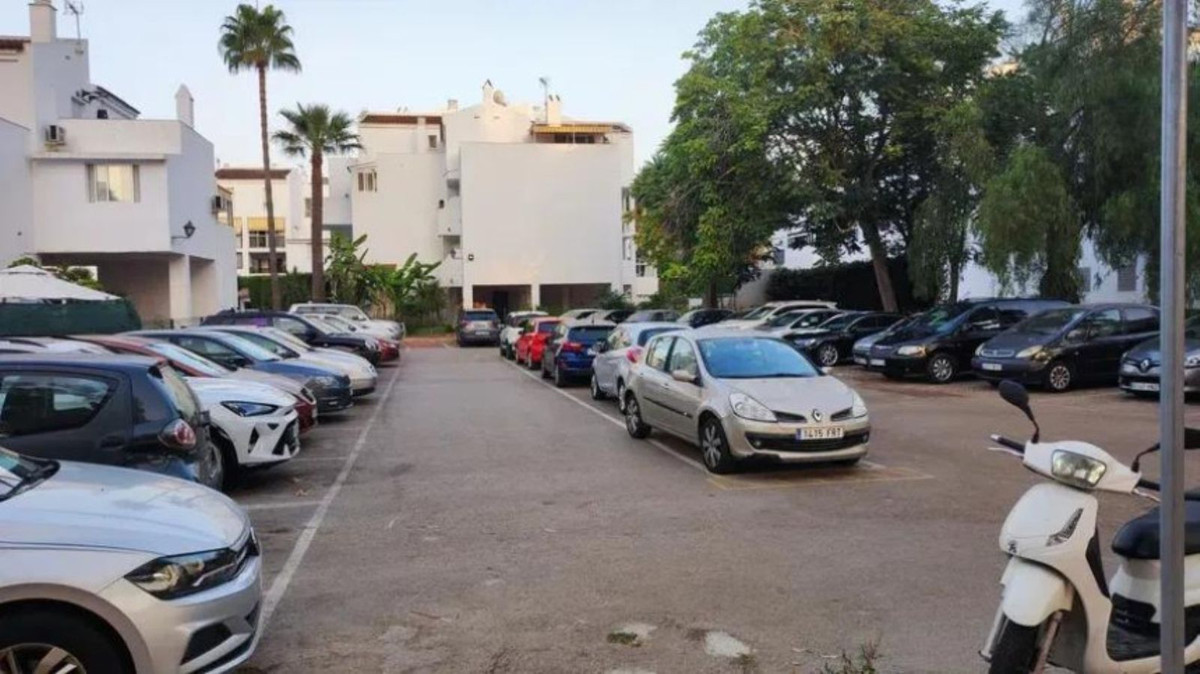 3 Bed Apartment for sale in Elviria Costa Del Sol, Málaga, Spain