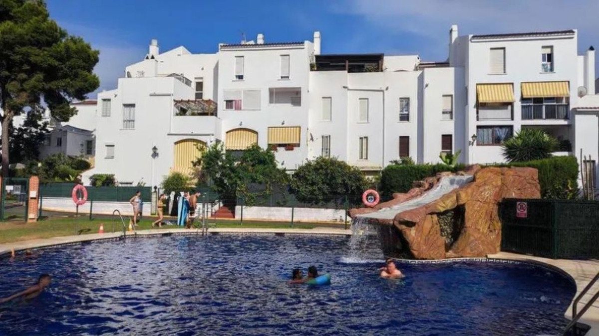 3 Bed Apartment for sale in Elviria Costa Del Sol, Málaga, Spain