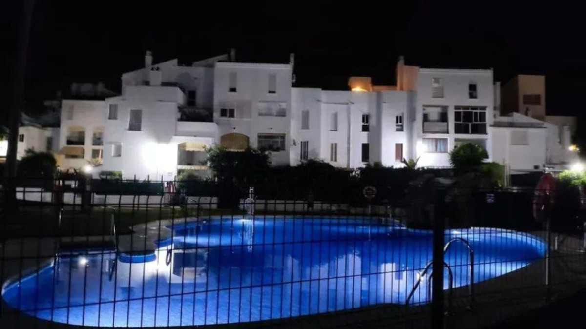 3 Bed Apartment for sale in Elviria Costa Del Sol, Málaga, Spain