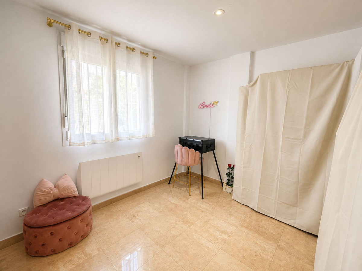Se vende Villa - Chalet de 6 dormitorios en Costa Del Sol, Málaga, España