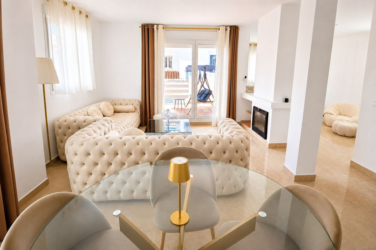 Se vende Villa - Chalet de 6 dormitorios en Costa Del Sol, Málaga, España