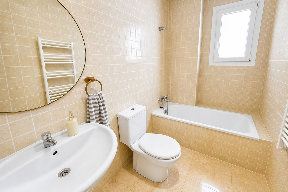 Se vende Villa - Chalet de 6 dormitorios en Costa Del Sol, Málaga, España