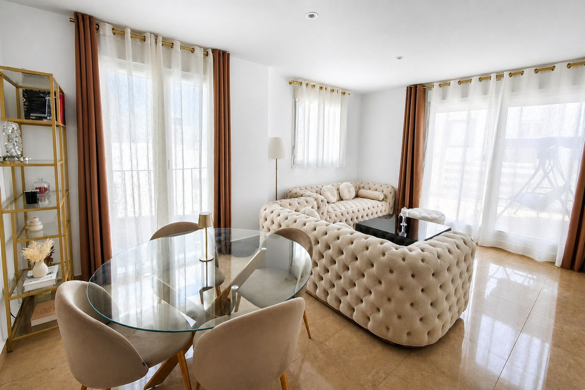 Se vende Villa - Chalet de 6 dormitorios en Costa Del Sol, Málaga, España