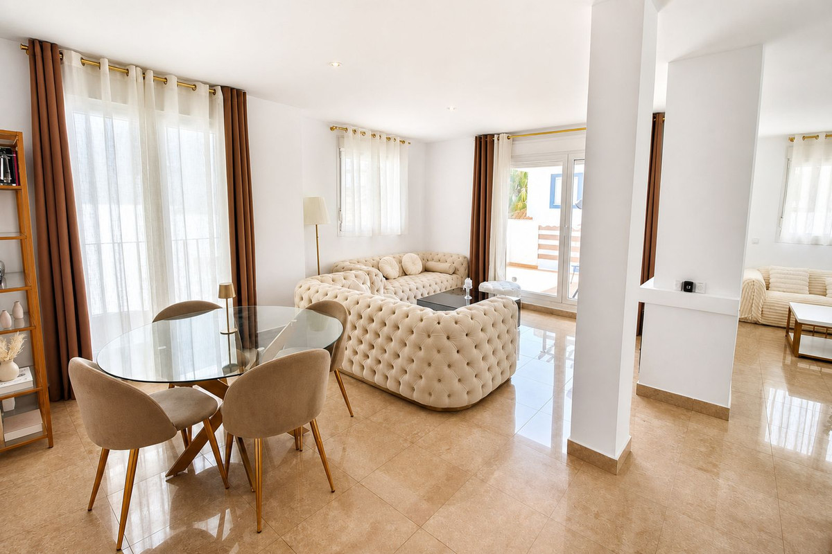 Se vende Villa - Chalet de 6 dormitorios en Costa Del Sol, Málaga, España