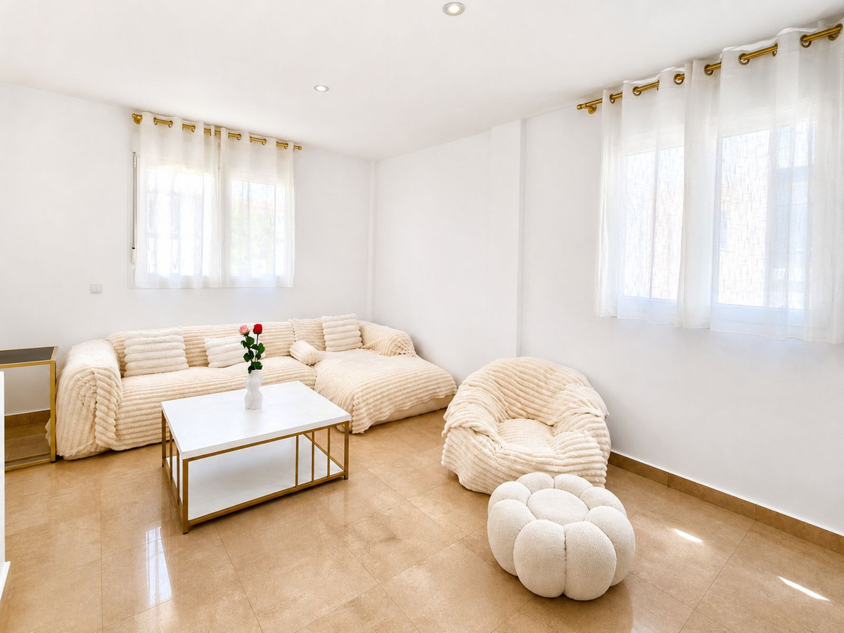Se vende Villa - Chalet de 6 dormitorios en Costa Del Sol, Málaga, España