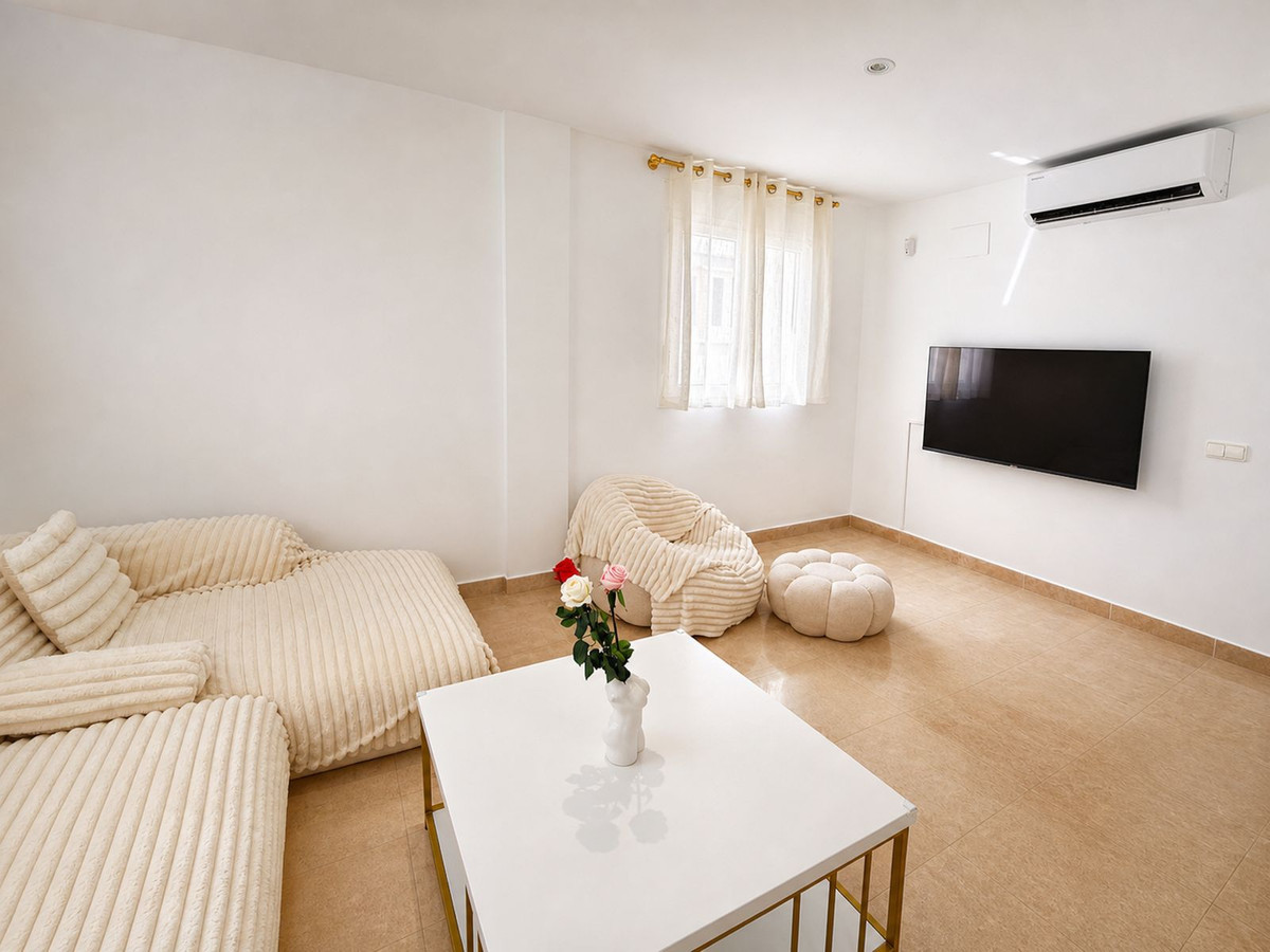 Se vende Villa - Chalet de 6 dormitorios en Costa Del Sol, Málaga, España