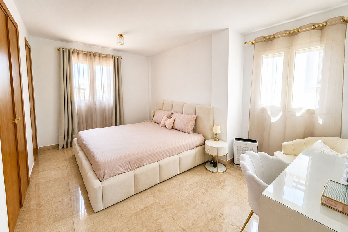 Se vende Villa - Chalet de 6 dormitorios en Costa Del Sol, Málaga, España