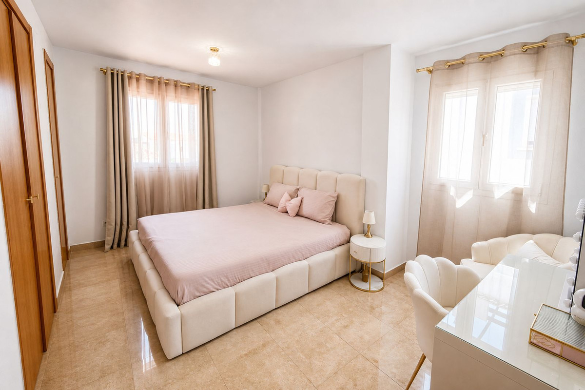 Se vende Villa - Chalet de 6 dormitorios en Costa Del Sol, Málaga, España