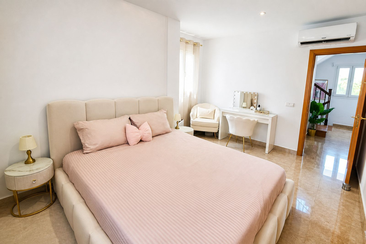 Se vende Villa - Chalet de 6 dormitorios en Costa Del Sol, Málaga, España