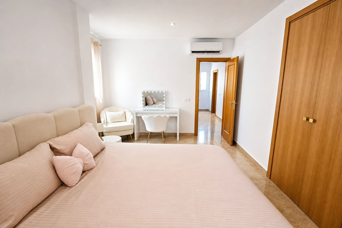 Se vende Villa - Chalet de 6 dormitorios en Costa Del Sol, Málaga, España