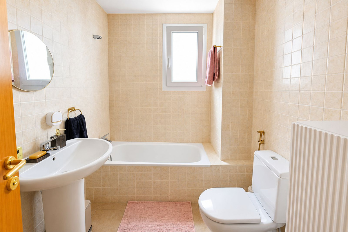 Se vende Villa - Chalet de 6 dormitorios en Costa Del Sol, Málaga, España