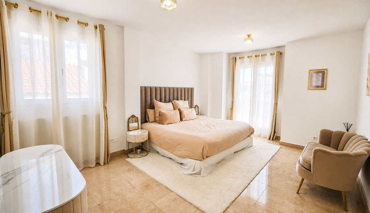 Se vende Villa - Chalet de 6 dormitorios en Costa Del Sol, Málaga, España