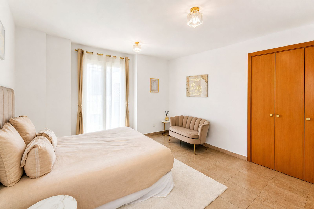 Se vende Villa - Chalet de 6 dormitorios en Costa Del Sol, Málaga, España