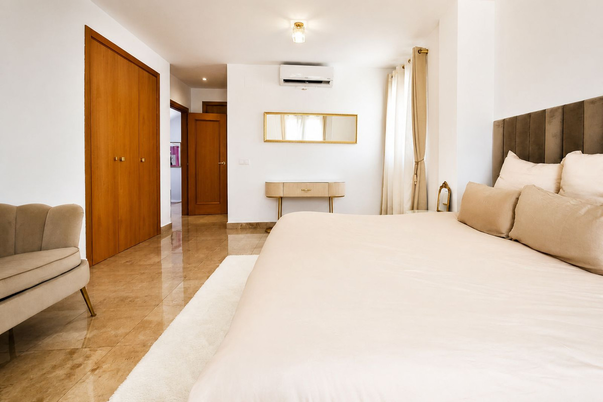 Se vende Villa - Chalet de 6 dormitorios en Costa Del Sol, Málaga, España