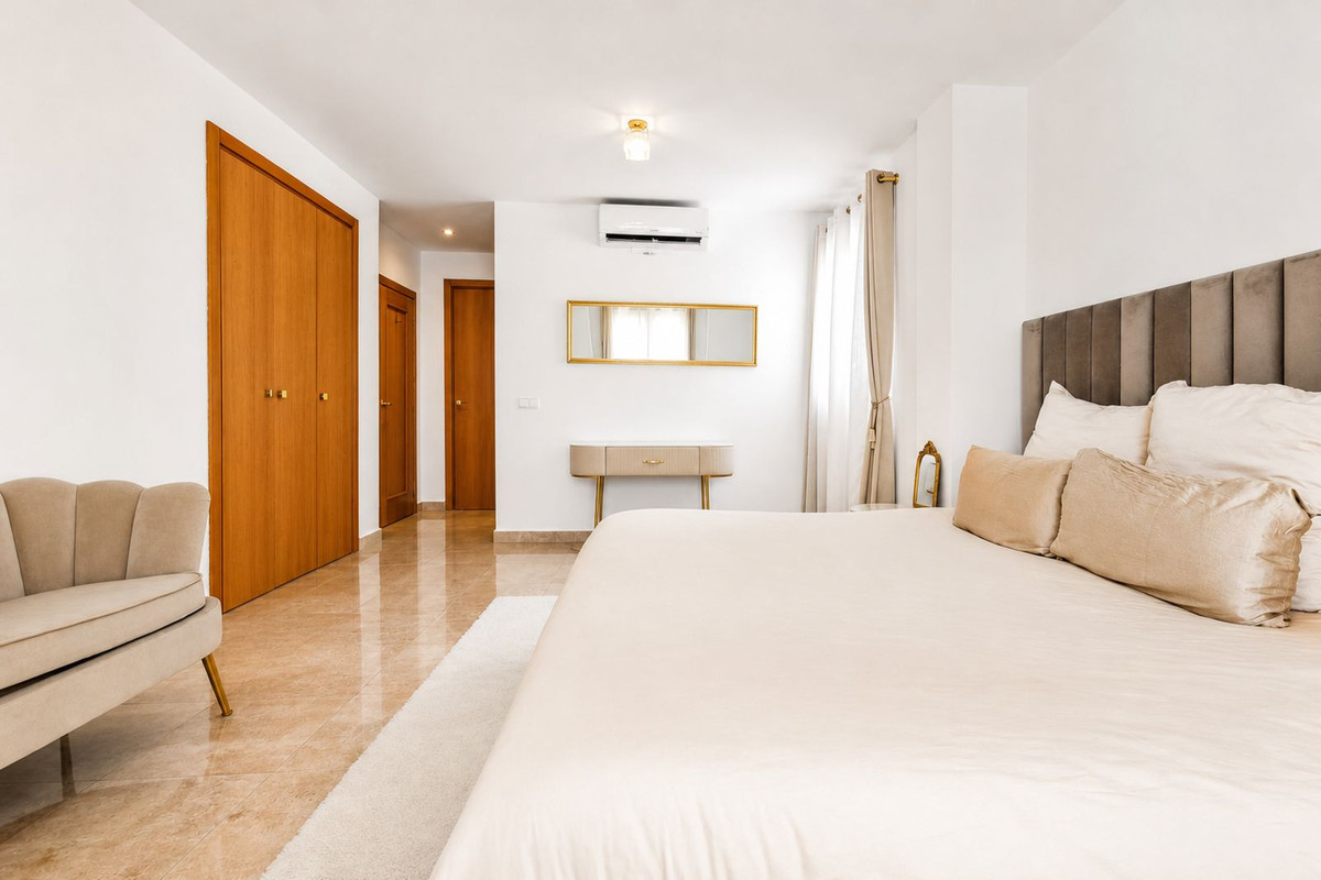 Se vende Villa - Chalet de 6 dormitorios en Costa Del Sol, Málaga, España
