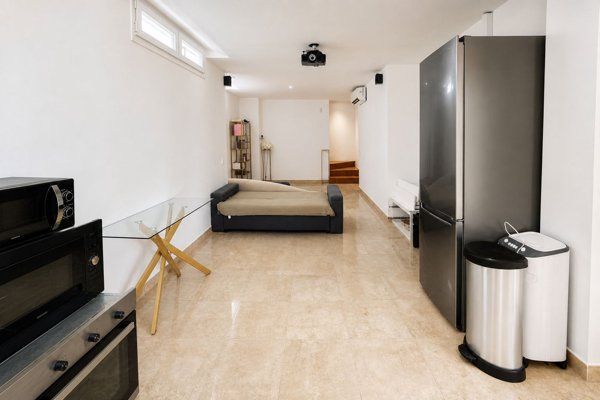 Se vende Villa - Chalet de 6 dormitorios en Costa Del Sol, Málaga, España