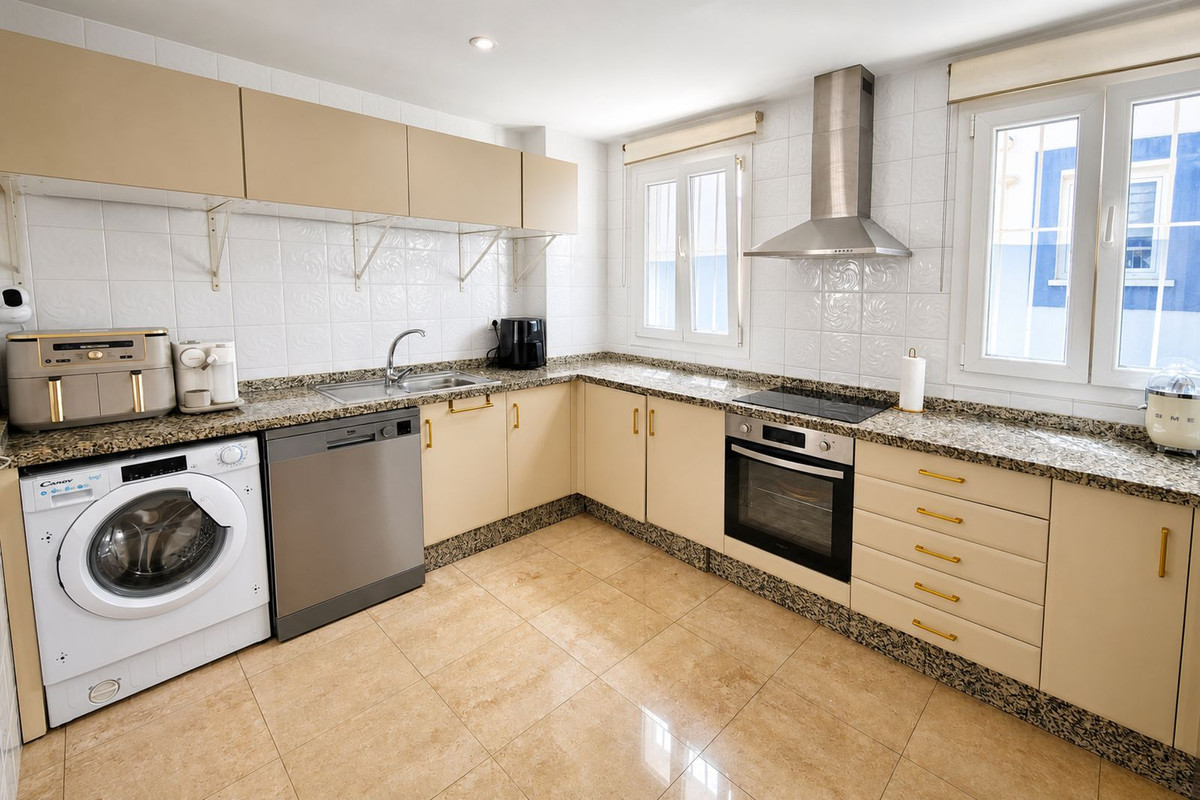 Se vende Villa - Chalet de 6 dormitorios en Costa Del Sol, Málaga, España