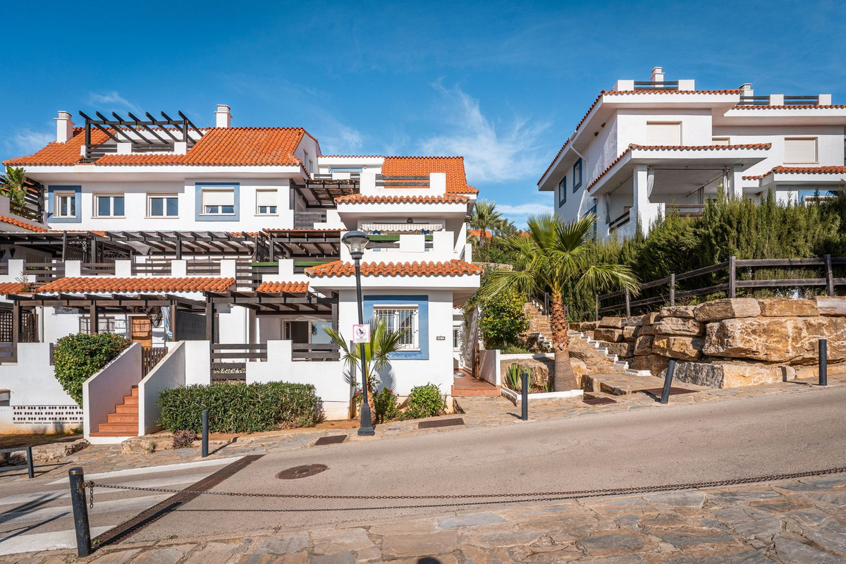 Se vende Villa - Chalet de 6 dormitorios en Costa Del Sol, Málaga, España