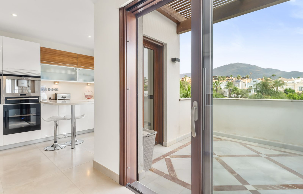3 Bed Apartment for sale in Estepona Costa Del Sol, Málaga, Spain