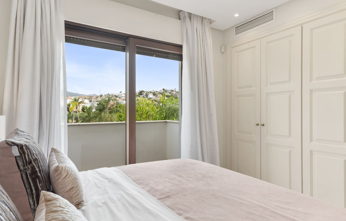 3 Bed Apartment for sale in Estepona Costa Del Sol, Málaga, Spain