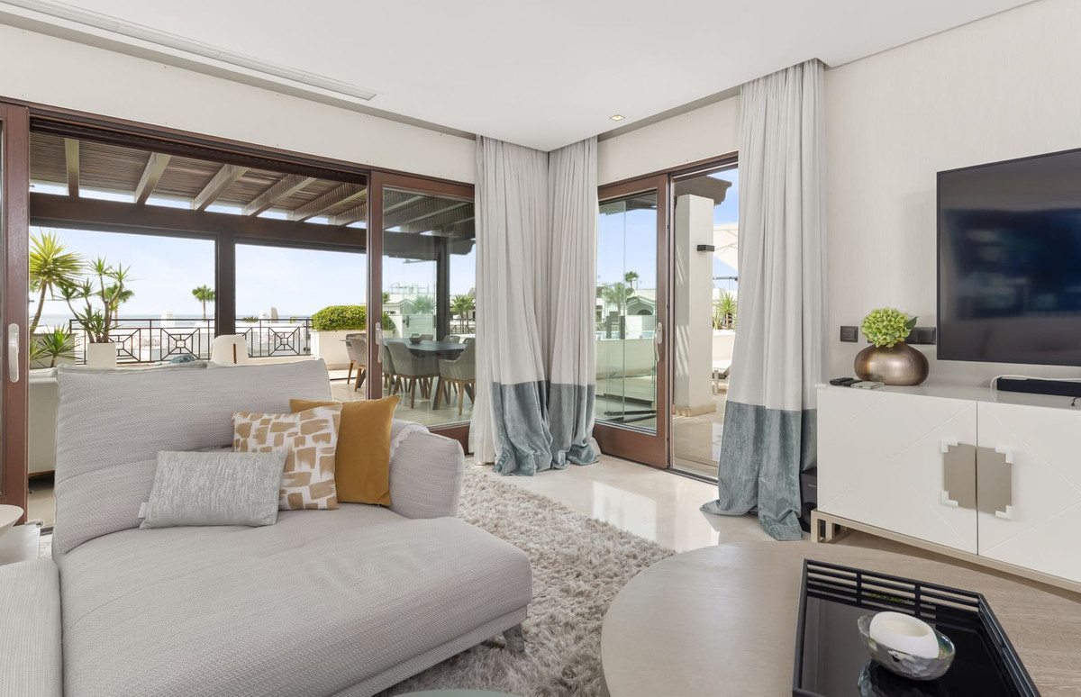 3 Bed Apartment for sale in Estepona Costa Del Sol, Málaga, Spain