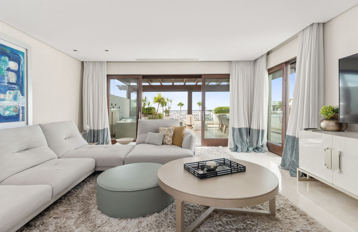 3 Bed Apartment for sale in Estepona Costa Del Sol, Málaga, Spain