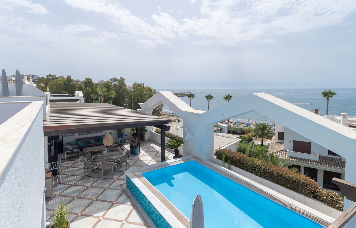 3 Bed Apartment for sale in Estepona Costa Del Sol, Málaga, Spain