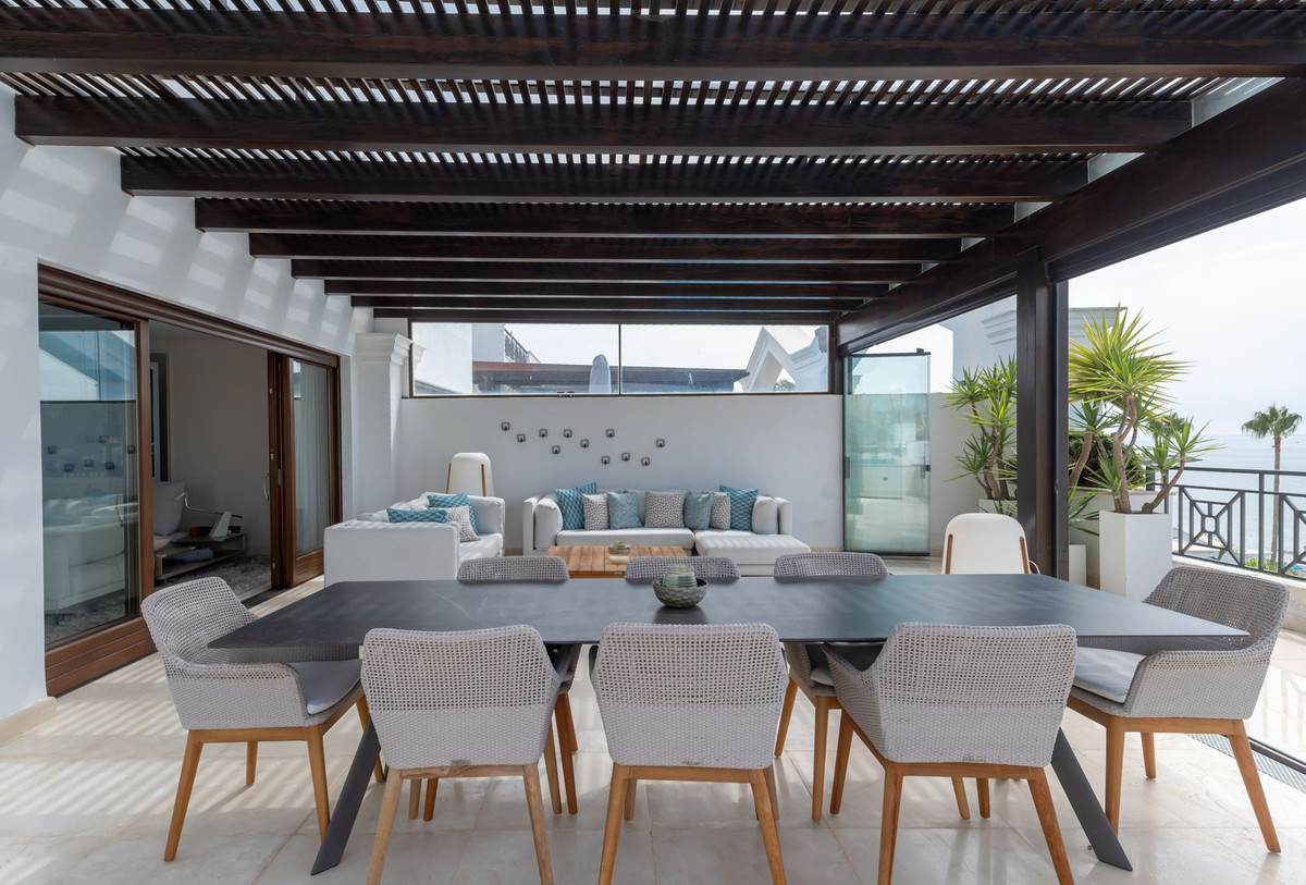3 Bed Apartment for sale in Estepona Costa Del Sol, Málaga, Spain