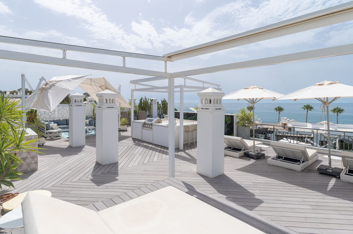 3 Bed Apartment for sale in Estepona Costa Del Sol, Málaga, Spain