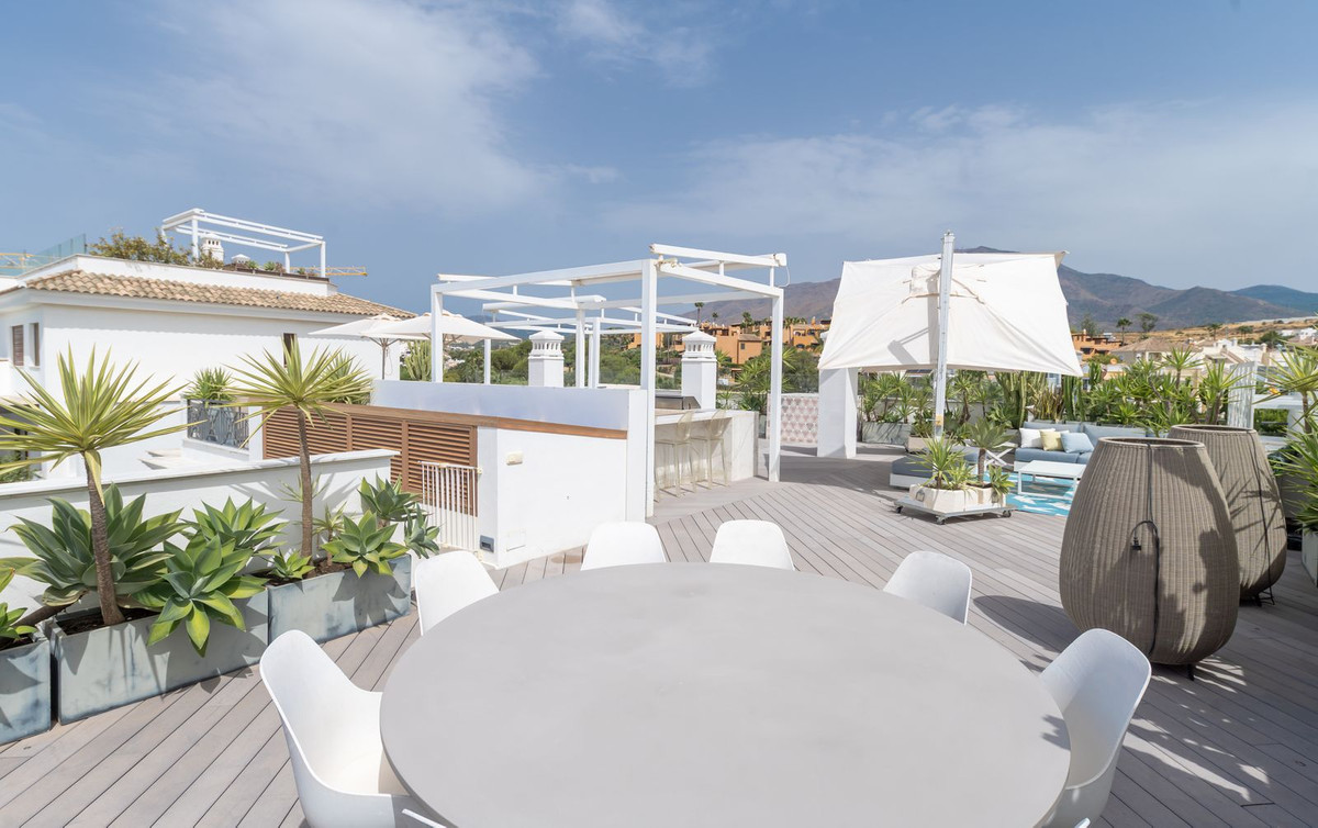 3 Bed Apartment for sale in Estepona Costa Del Sol, Málaga, Spain