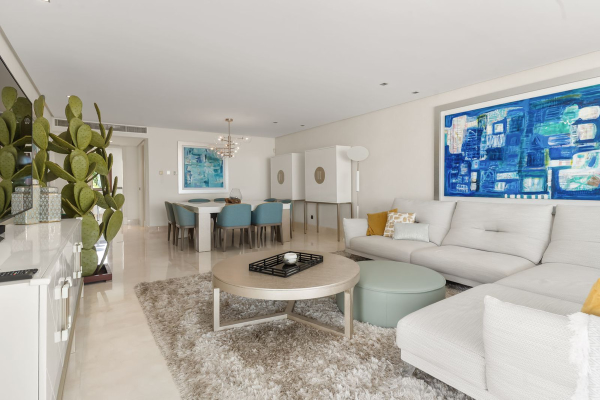 3 Bed Apartment for sale in Estepona Costa Del Sol, Málaga, Spain