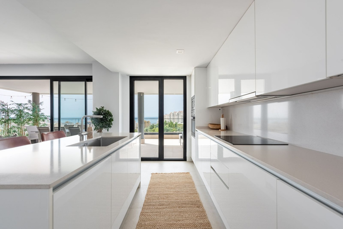Se vende Apartamento Planta Media de 4 dormitorios en Costa Del Sol, Málaga, España