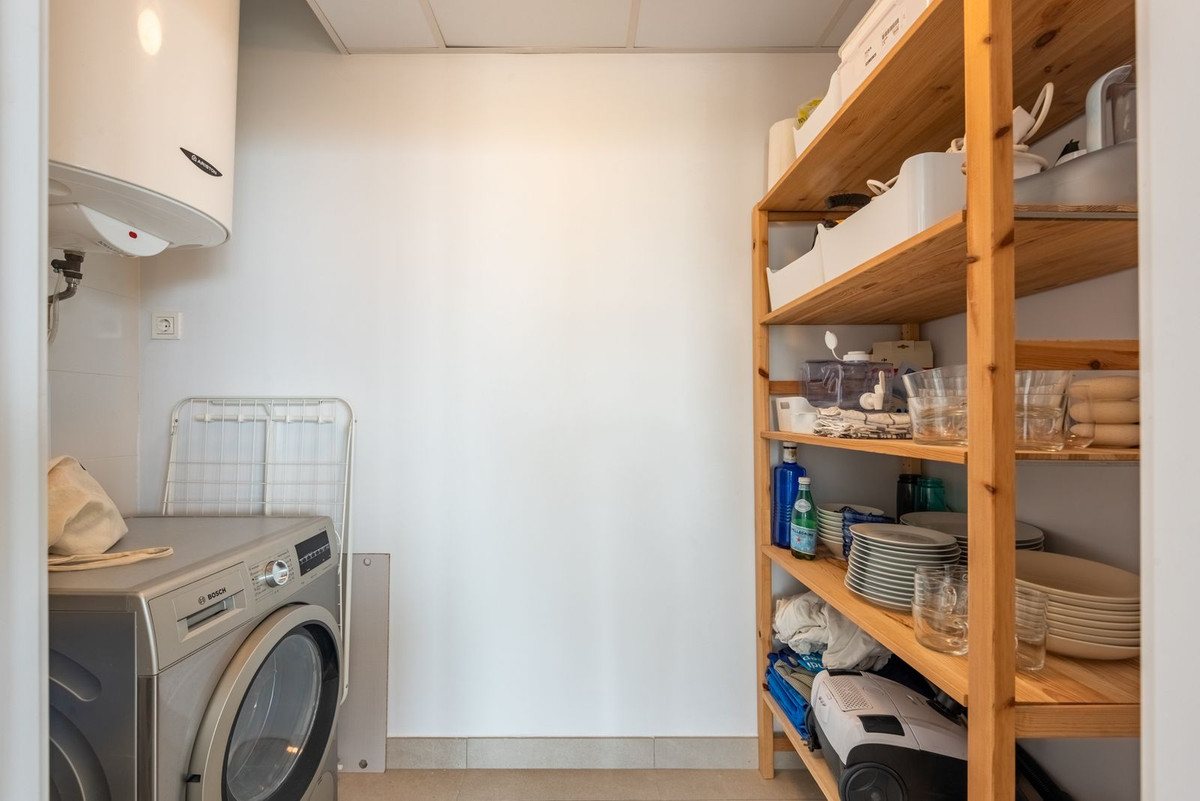 Se vende Apartamento Planta Media de 4 dormitorios en Costa Del Sol, Málaga, España