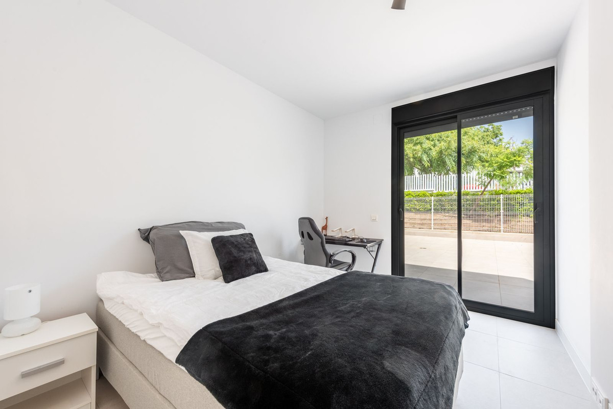 Se vende Apartamento Planta Media de 4 dormitorios en Costa Del Sol, Málaga, España