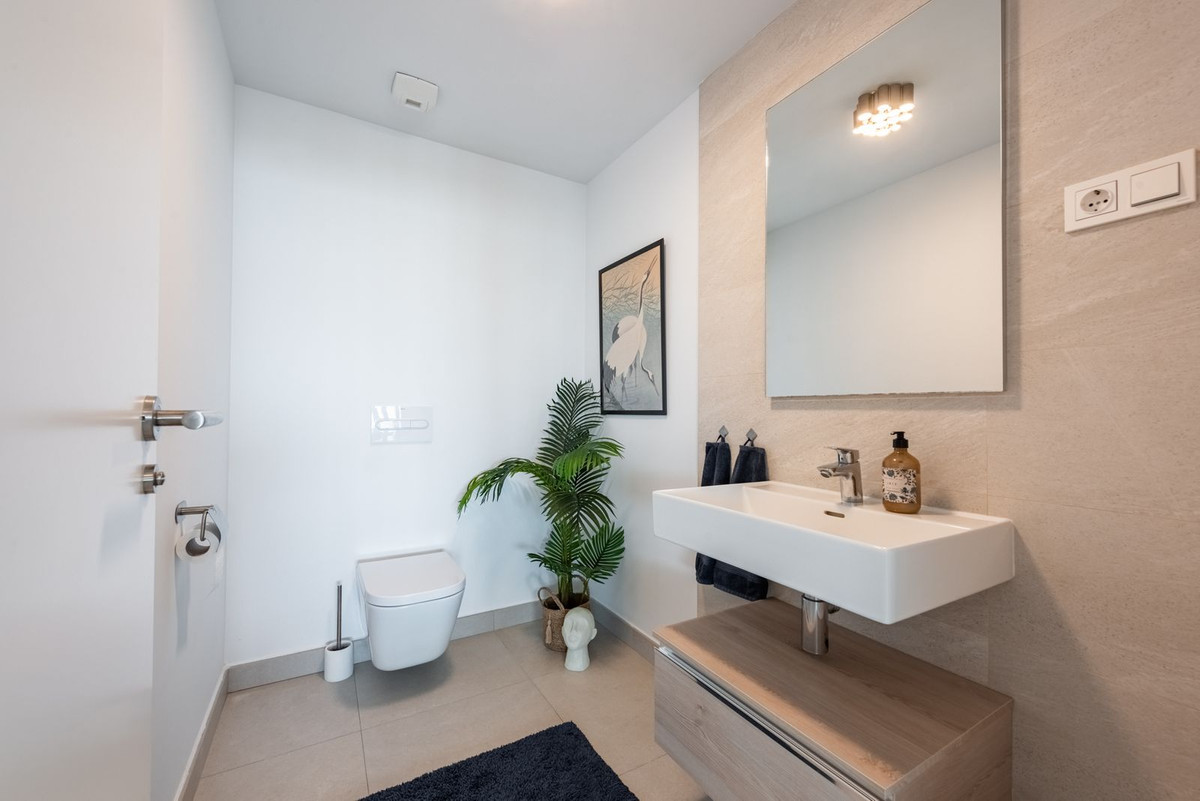 Se vende Apartamento Planta Media de 4 dormitorios en Costa Del Sol, Málaga, España