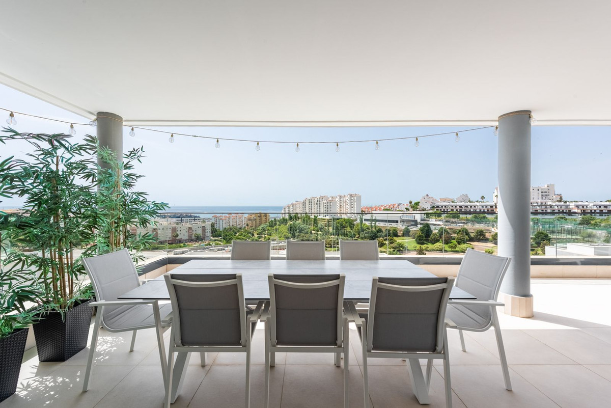 Se vende Apartamento Planta Media de 4 dormitorios en Costa Del Sol, Málaga, España