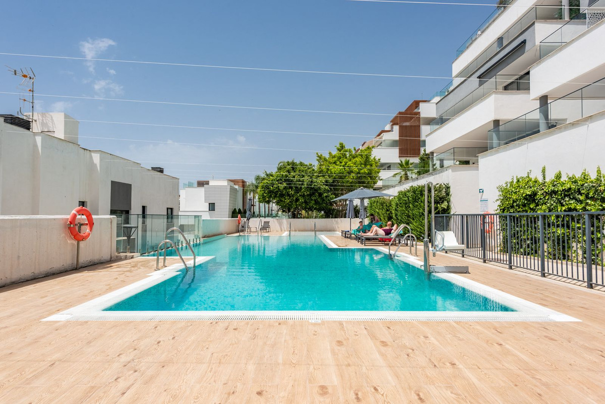 Se vende Apartamento Planta Media de 4 dormitorios en Costa Del Sol, Málaga, España