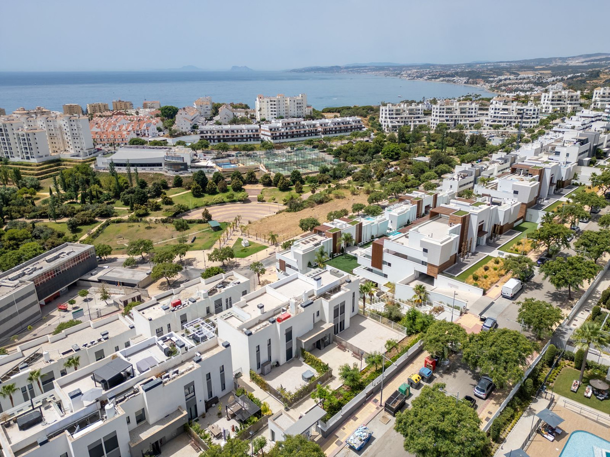 Se vende Apartamento Planta Media de 4 dormitorios en Costa Del Sol, Málaga, España