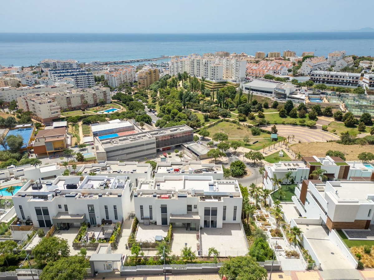 Se vende Apartamento Planta Media de 4 dormitorios en Costa Del Sol, Málaga, España