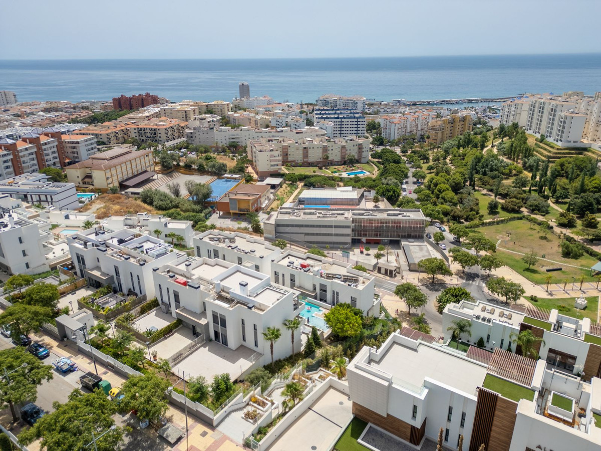 Se vende Apartamento Planta Media de 4 dormitorios en Costa Del Sol, Málaga, España