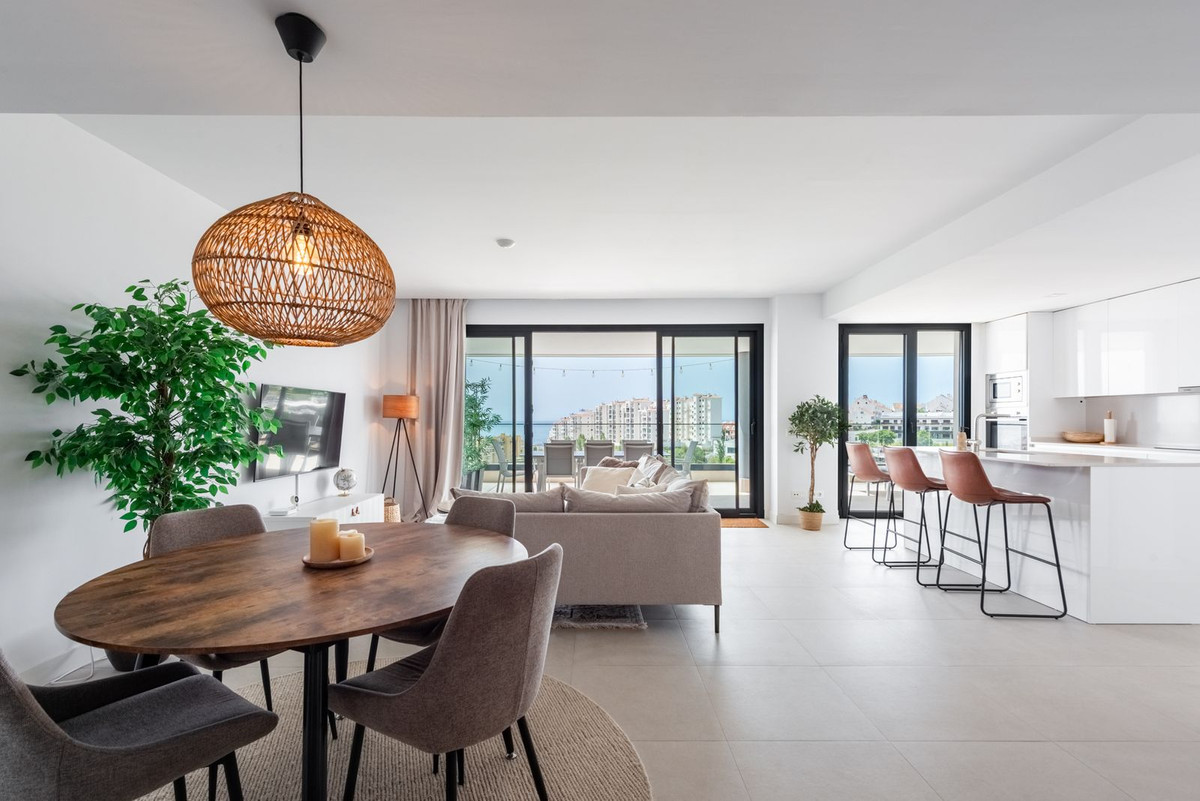 Se vende Apartamento Planta Media de 4 dormitorios en Costa Del Sol, Málaga, España