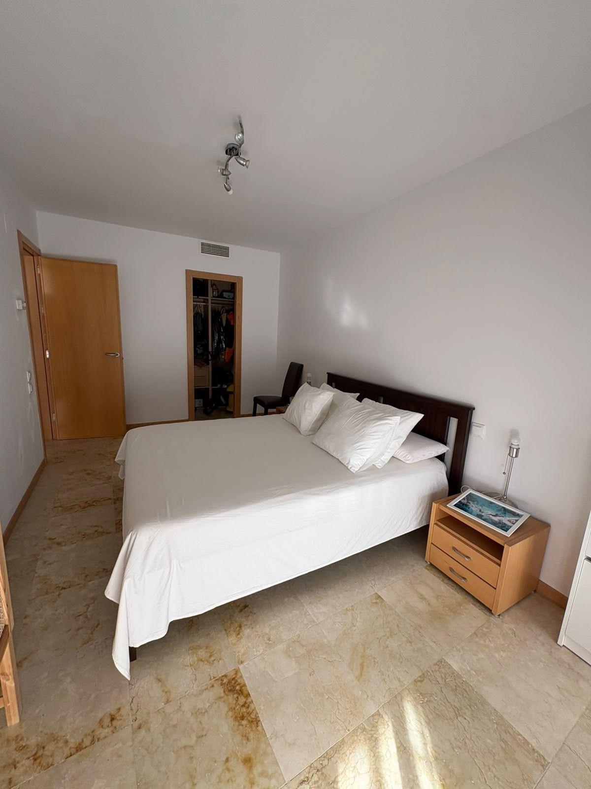 Se vende Apartamento Planta Media de 3 dormitorios en Costa Del Sol, Málaga, España