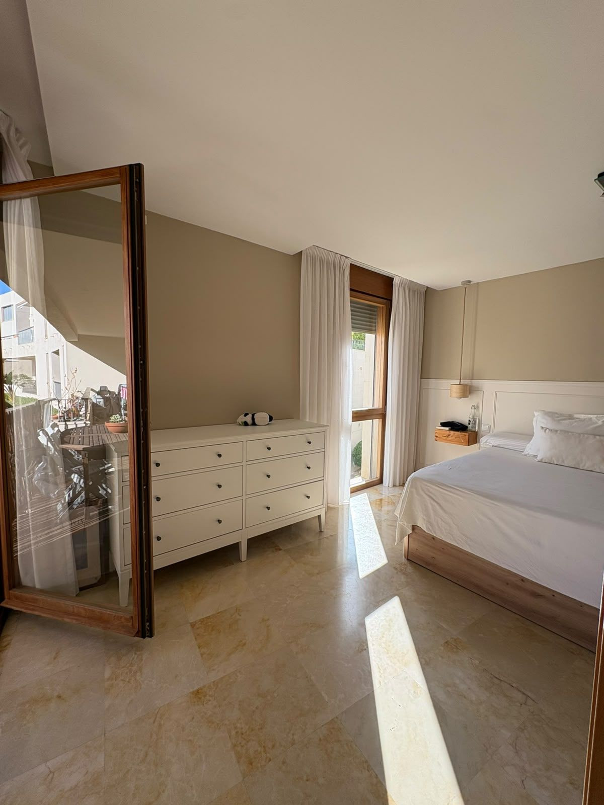 Se vende Apartamento Planta Media de 3 dormitorios en Costa Del Sol, Málaga, España