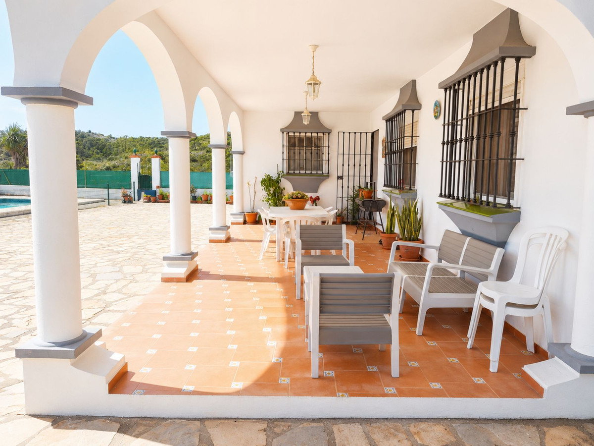 6 Bed Townhouse for sale in Estepona Costa Del Sol, Málaga, Spain