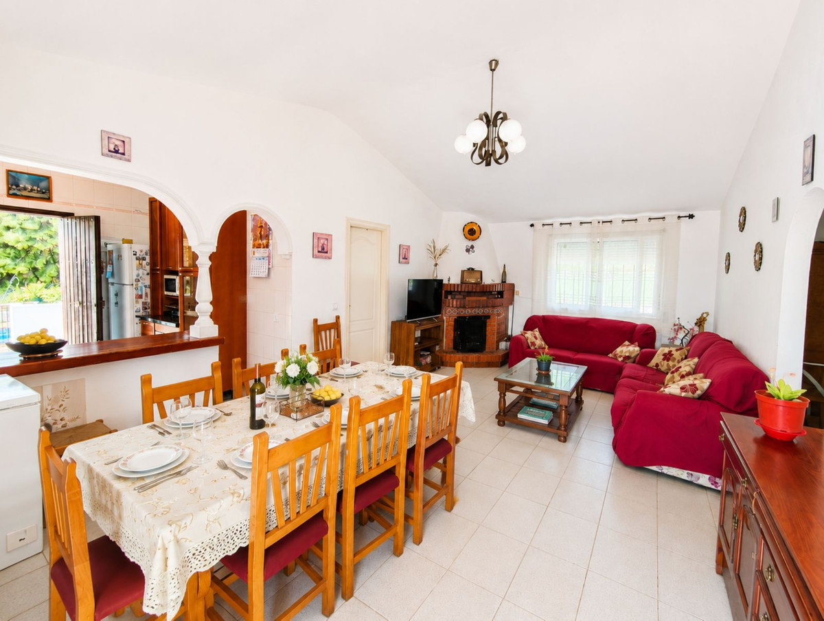 6 Bed Townhouse for sale in Estepona Costa Del Sol, Málaga, Spain